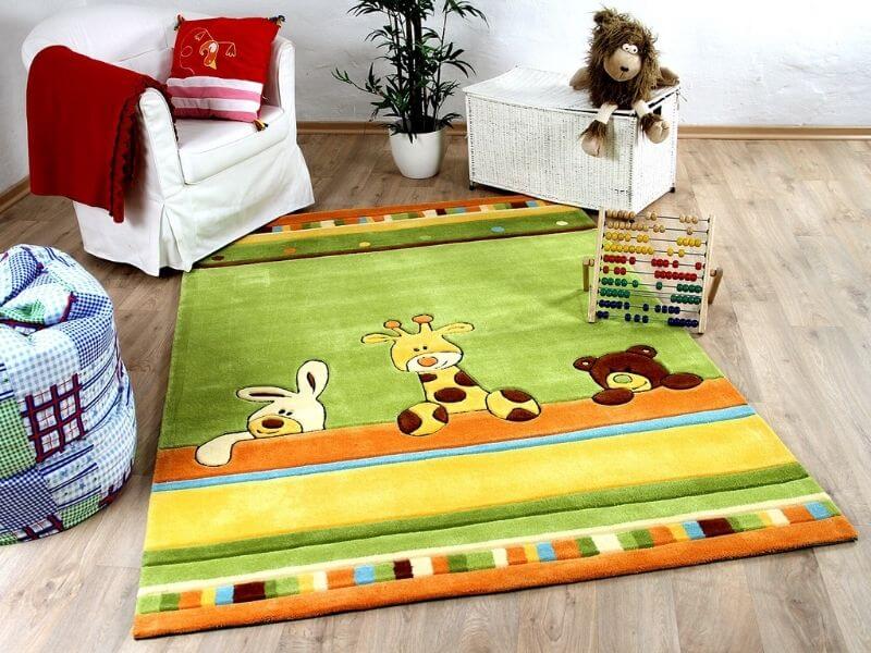 Ковер с коротким ворсом в детскую
